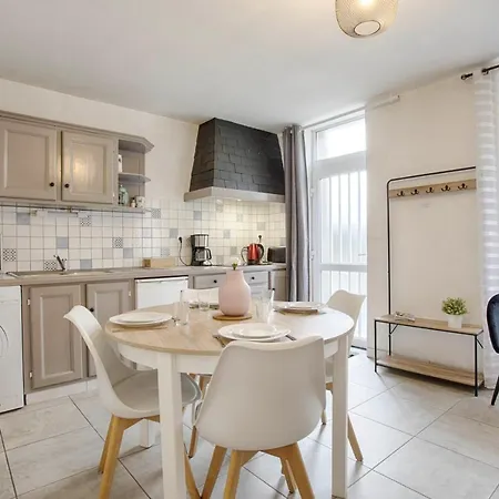 Le Grand Appart' Proche Commerces شقة